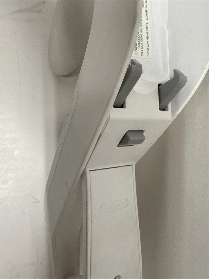 GENUINE NINTENDO WHITE WII U LIGHT ZAPPER GUN CROSSBOW BOW - Image 3 of 4