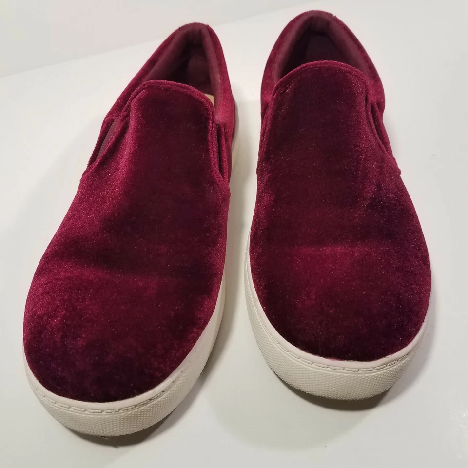 Tênis casual feminino Mossimo slip on flat borgonha veludo vermelho tamanho 6 - Imagem 4 de 4