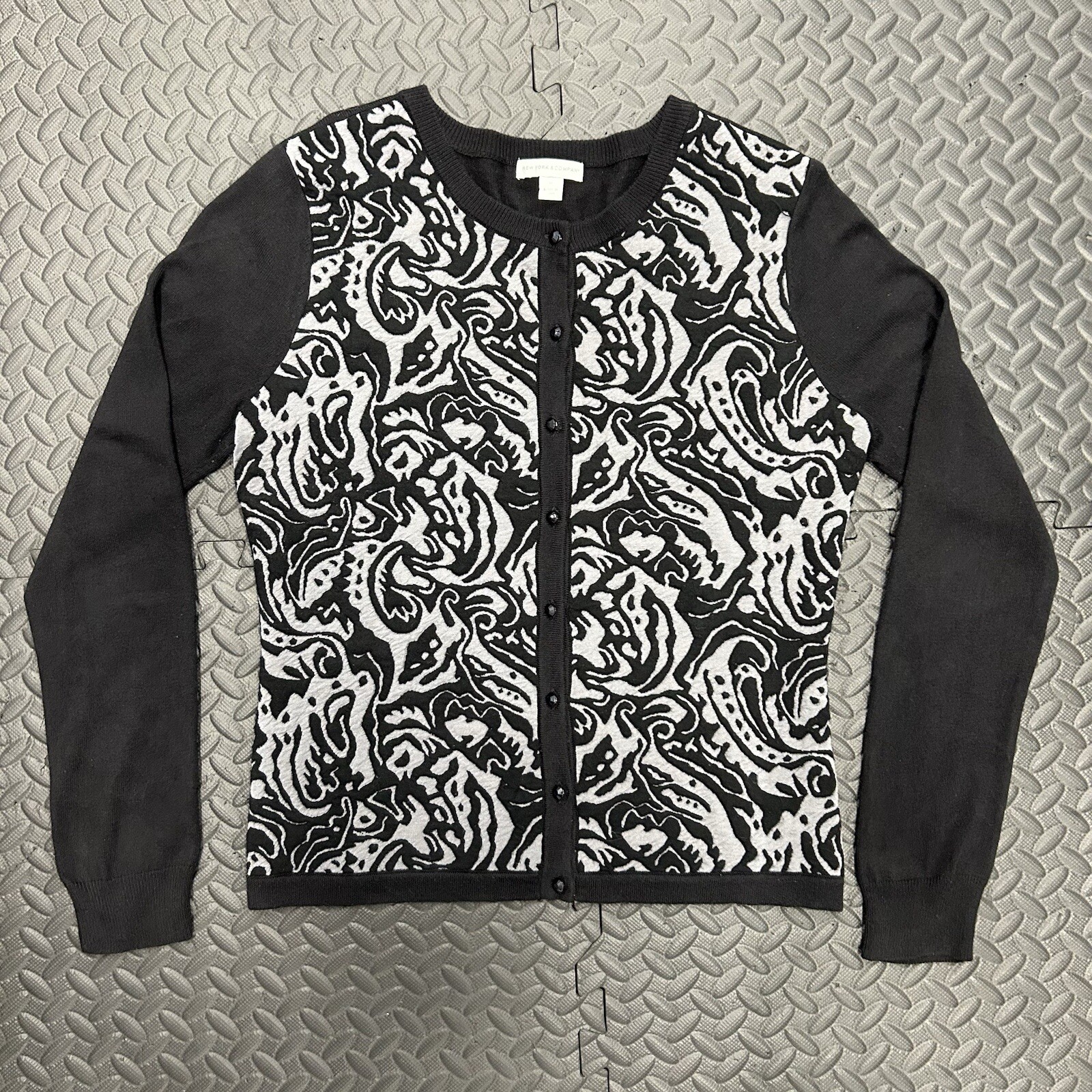 New York & Company Cardigan Sweater Women's Medium Black Floral 3D Long Sleeve