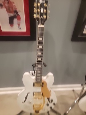 Buddy Guy. Samantha Fish  Kingfish Autographed Guitar