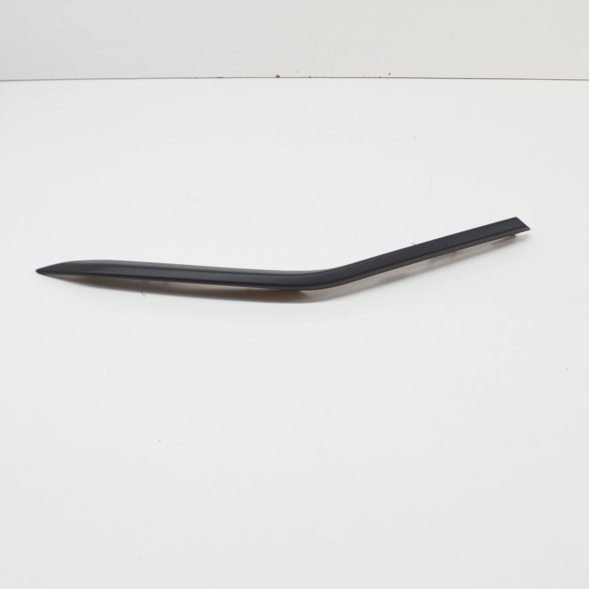 FORD FOCUS MK4 C519 Front Bumper Left Trim Bezel 2220474 NEW 