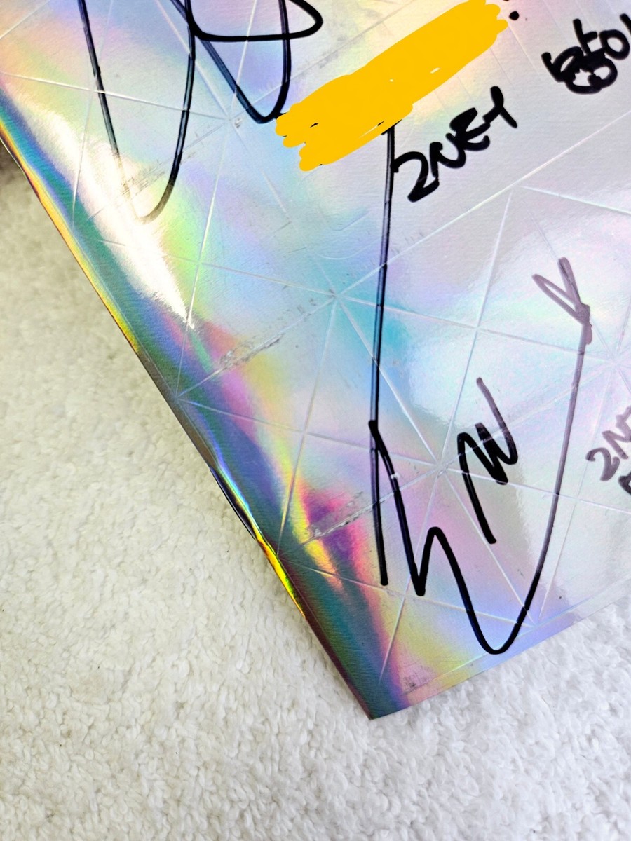 2NE1  ミニ アルバム  直筆 サイン入り  CD 2NE1 ミニ アルバム 直筆 サイン入り CD