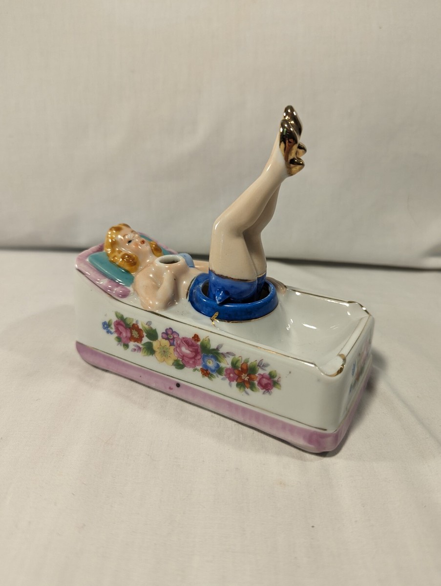 1950s Naughty Nodder Ashtray Lady Moving Legs G Nov. Co. Japan