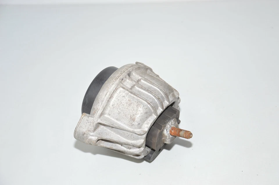 BMW E84 X1 Sdrive 20d E90 E91 E92 E93 E81 E87 E88 E82 Engine Mount Left 6768800 - Image 3 of 4