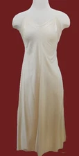 Vintage Full Slip - Beige - Lace Trim - Sz.32