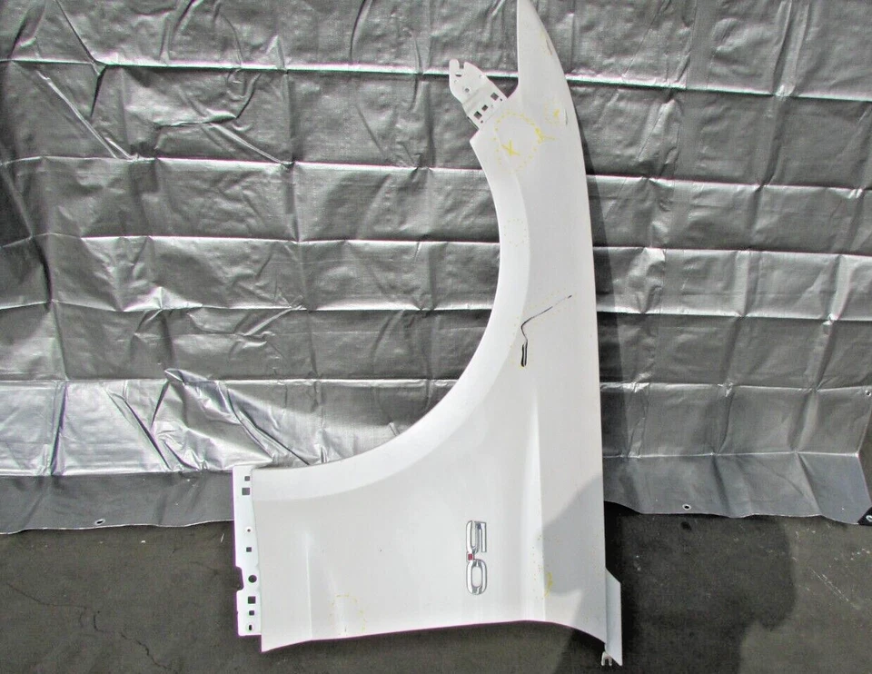 Ford Mustang GT 5.0 2015-2017 lado del conductor guardabarros delantero izquierdo cubierta OEM Foto 2 de 4