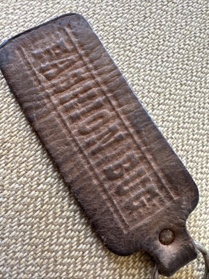 Vintage Keychain The Fashion Bug  All Stores Closed