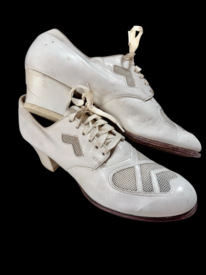 Vintage 1940’s Cream Colored Lace Up Oxfords Heels  - Image 2 of 4