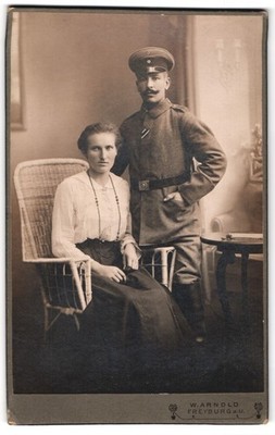Fotografie W. Arnold, Freyburg a. U., Schützenstr. 7, Soldat in Feldgrau mit Sc 