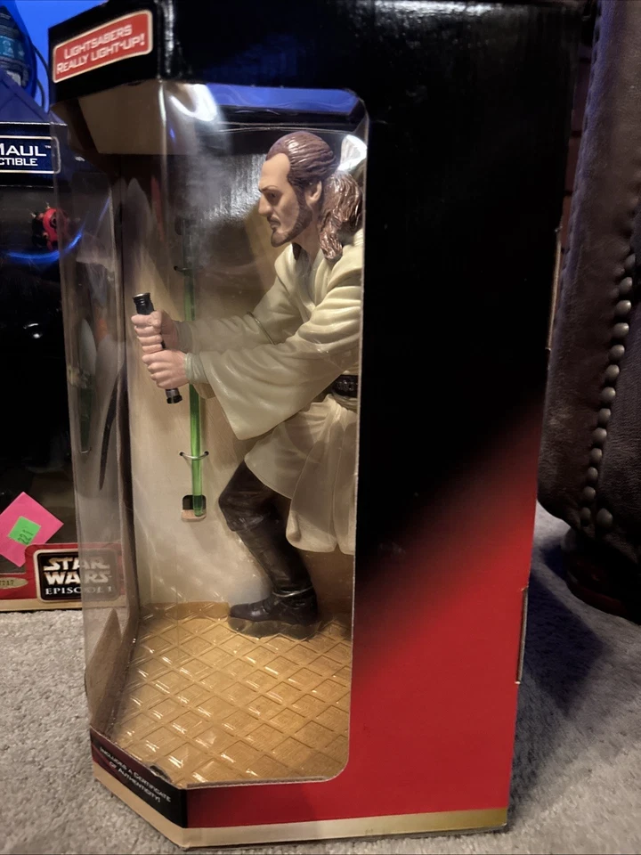 星球大战第 1 集 Qui-Gon Jinn Mega 收藏可动人偶 - 1999 — 第 2/4 张图片