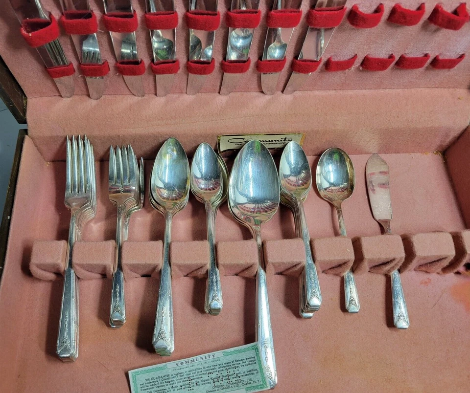 Cubiertos vintage Oneida Community 55 piezas "MILADY" 1947 con estuche Foto 2 de 4