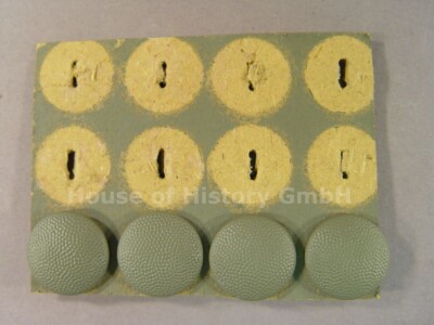 143996: 4 buttons for field blouse uniform, field gray, manufacturer ''GHO'', TOP