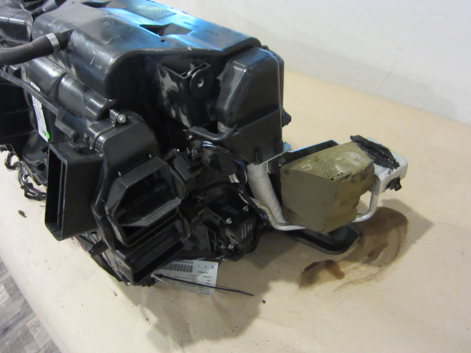 Maserati GranTurismo. HVAC Heater Box Assembly. Part# 69626300