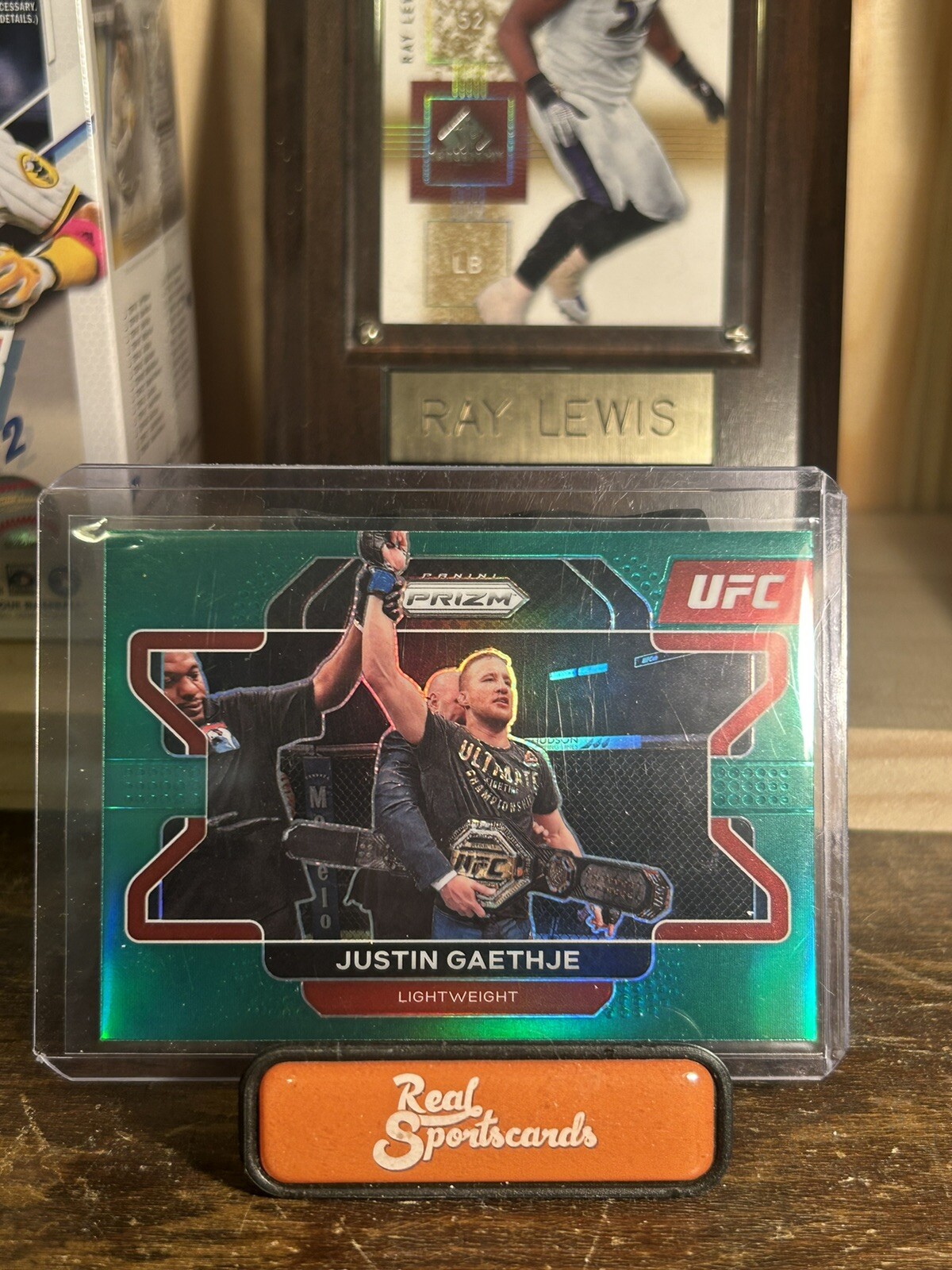 2022 Panini Prizm UFC Justin Gaethje Green Prizm Parallel SP  #44 Lightweight