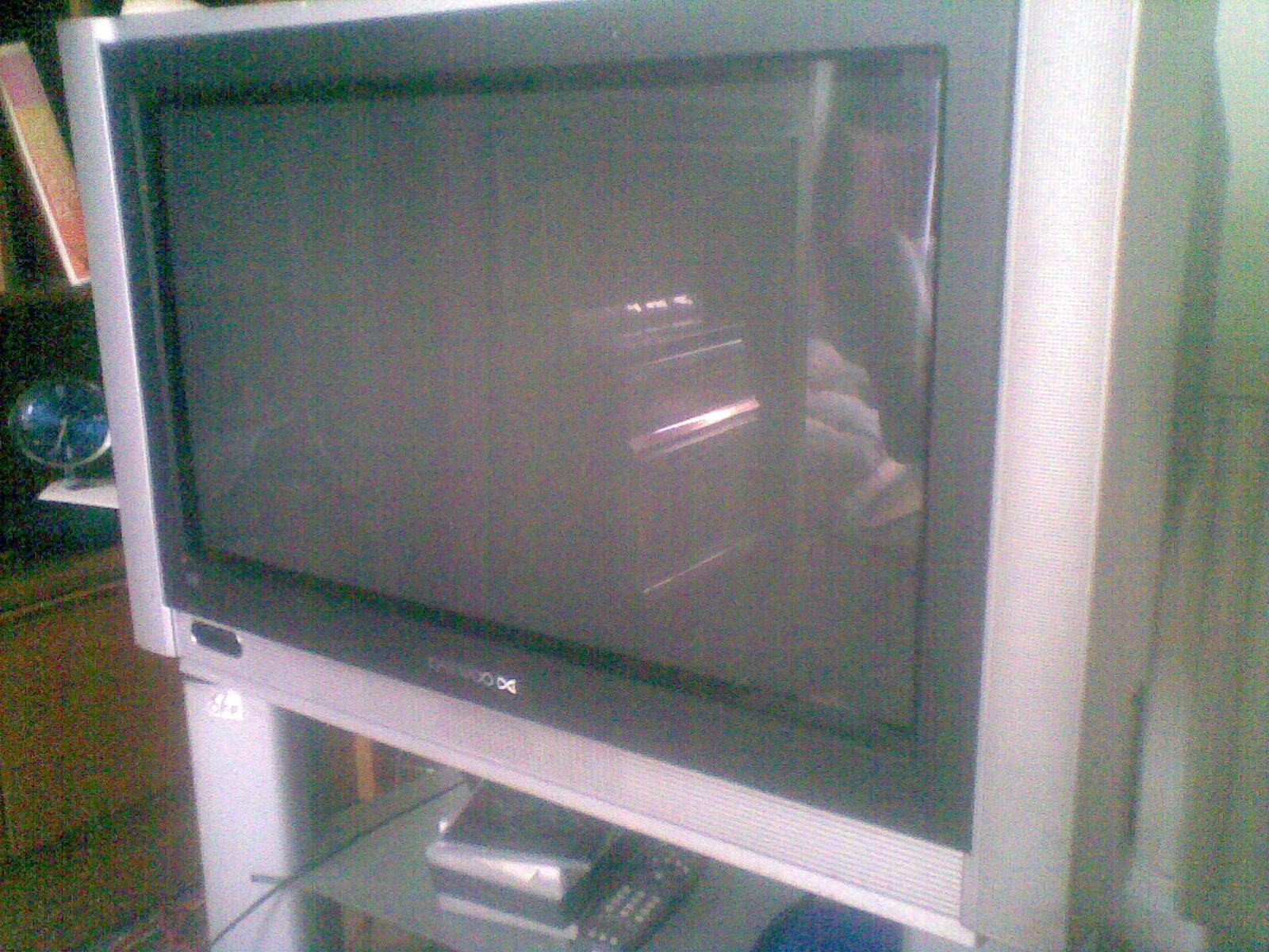 TV32inch crt tv Daewoo and stand eBay
