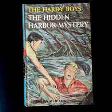 14 The Hidden Harbor Mystery (1961):  Vintage Hardy Boys Book Blue-Back