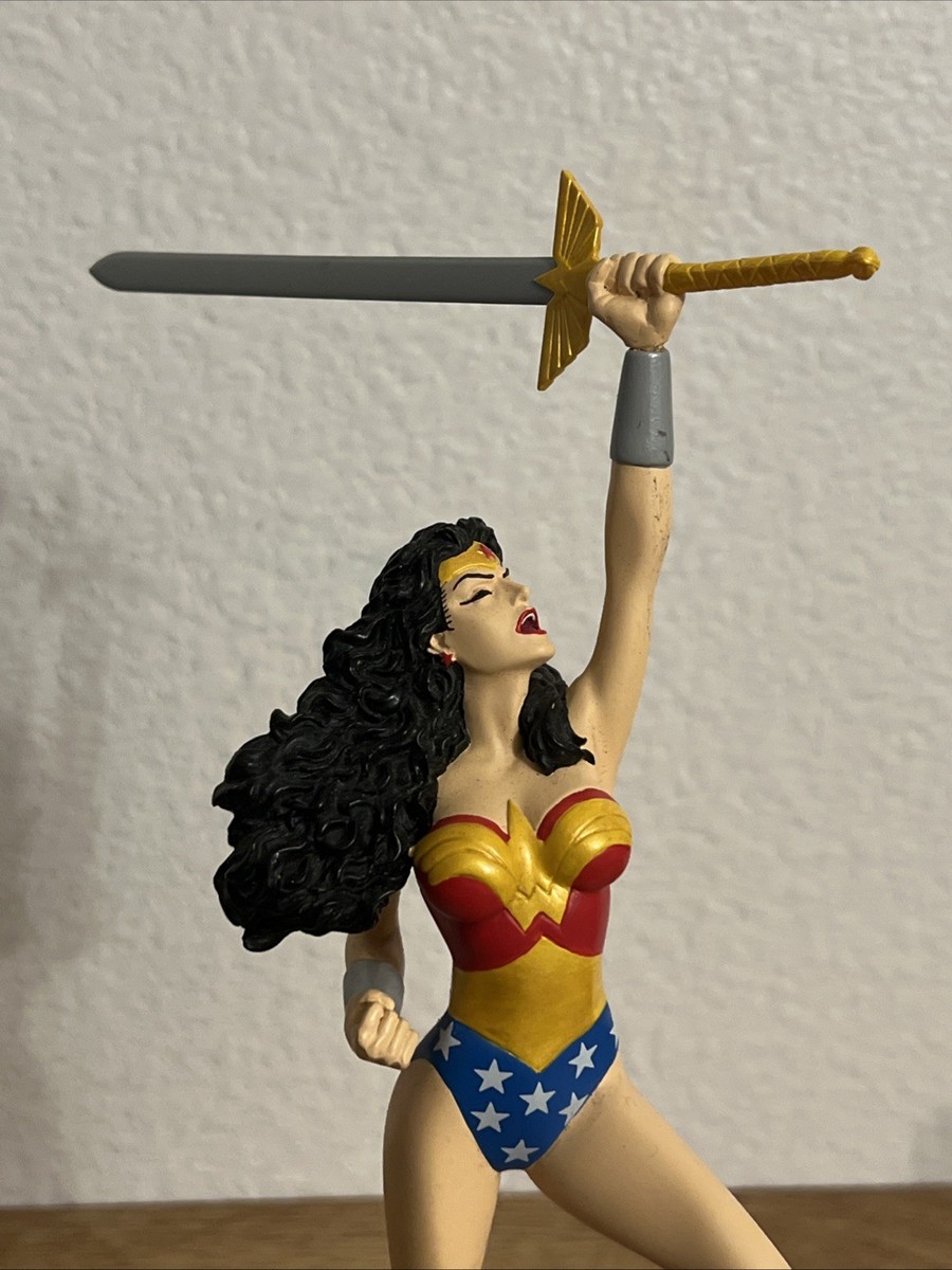 JLA Wonder Woman Ceramic Statue DC Direct 2007 #0926/3100