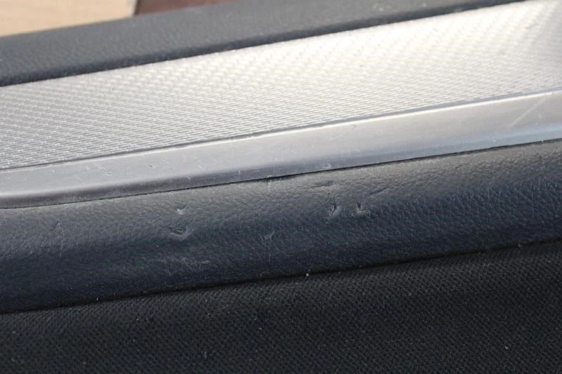 2015 2016 2017 2018 2019 Subaru Outback puerta trasera izquierda panel moldura tela negra Foto 4 de 4