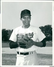 1969 Photo Jose Rene Paredes Denver Bears Pitcher Baseball Sports 8X10 Vintage