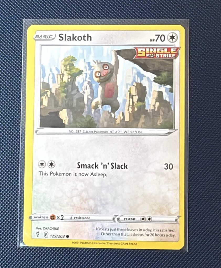 Slakoth 129/203 NM Pokemon Card SWSH07 Evolving Skies