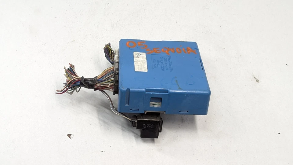 2005 Toyota Sequoia Multiplex Network Body Control Module 89221-0C080 - Image 4 of 4