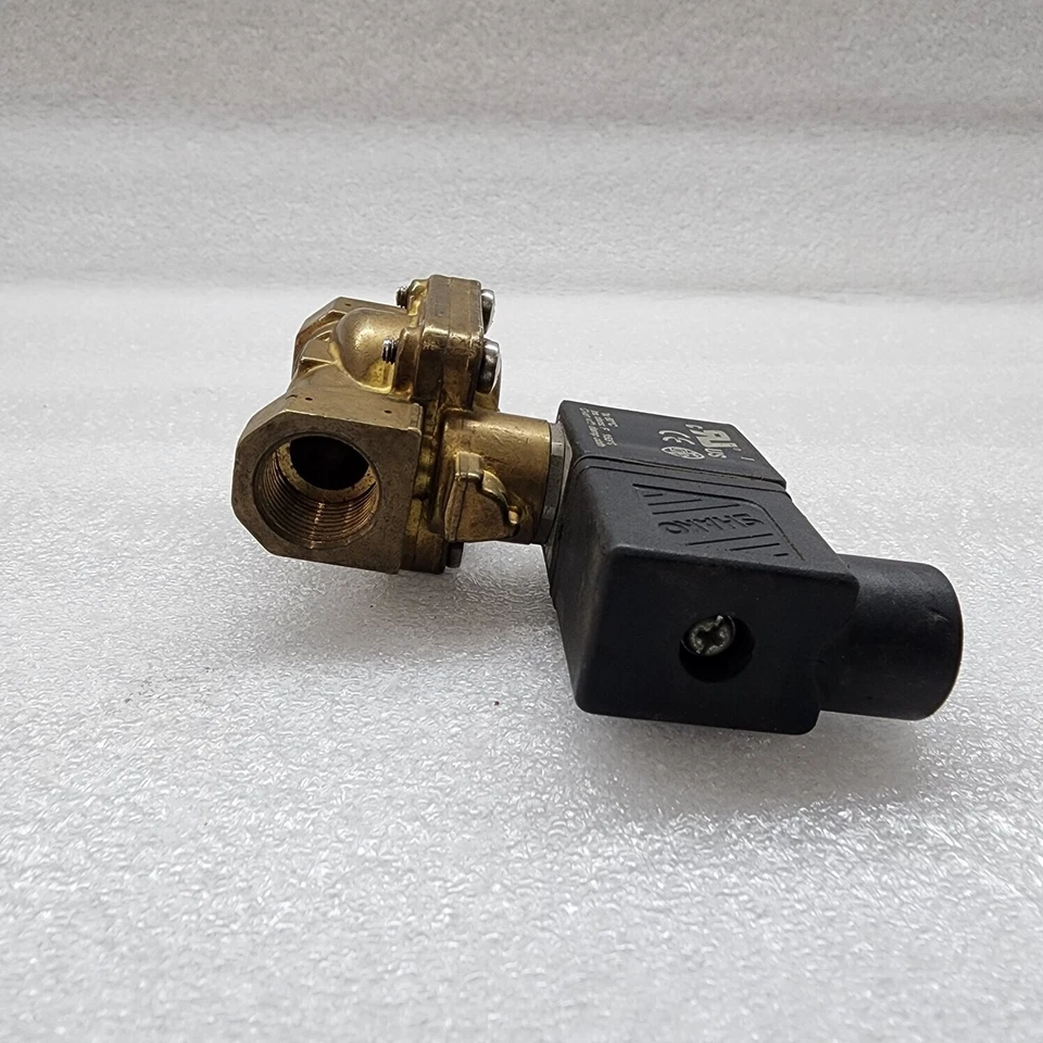 CAMOZZI U7K SOLENOID VALVE COIL VOLTAGE 110-125VAC/72VDC - Image 4 of 4