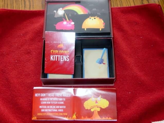 Exploding Kittens, LLC 2015 : Exploding Kittens - For People who Like Kittens