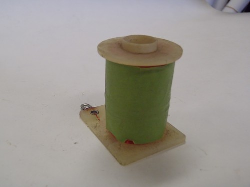 NOS WILLIAMS BALLY PINBALL MACHINE AP27 1300 COIL SOLENOID WITH SLEEVE - Picture 2 of 3