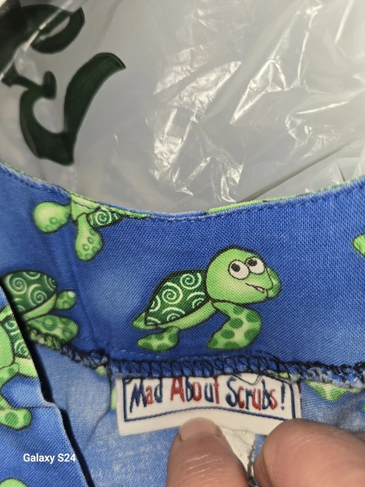 Blusa Médica Vintage Mad About Cartoon Turtles 2XL -2 Bolsillos Frontales  Foto 4 de 4