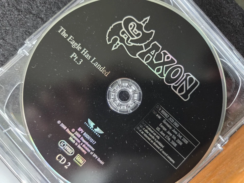 Saxon The Eagle Has Landed III CD and To Hell And Back DVD (2 Disc Set) Rare!!!! Foto 2 de 4