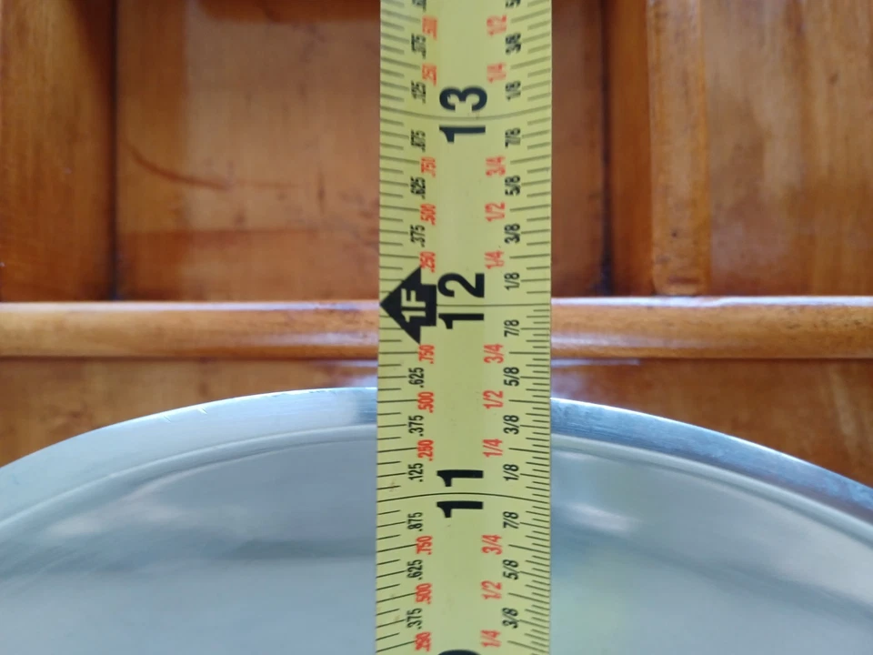 Tigela rasa de metal MCM Nambe 10 com alças 11,5” x 12,25” RARA - Imagem 3 de 4