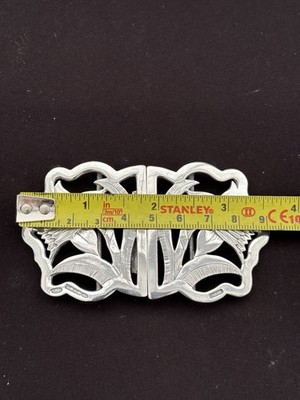 solid silver nurses Belt Buckle. Daffodils, Birmingham 1968  display picture 2