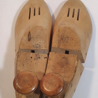 Vintage Belcher  Senator  Wooden Shoe Tree | Solid Wood w/ Metal Hinge | U.S. Pa
