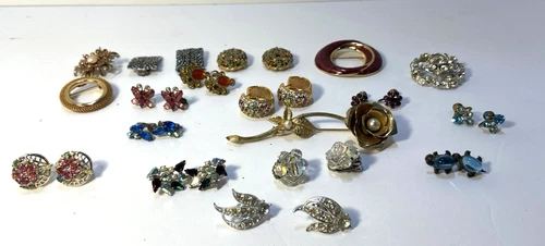 VINTAGE COSTUME JEWELRY LOT BROOCH PINS SCREW/ CLIP-ON EARRINGS TURTLE BUTTERFLY