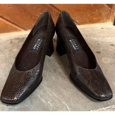 Vintage Stuart Weitzman Brown Embossed Block Heel Pumps 8.5 AA Narrow