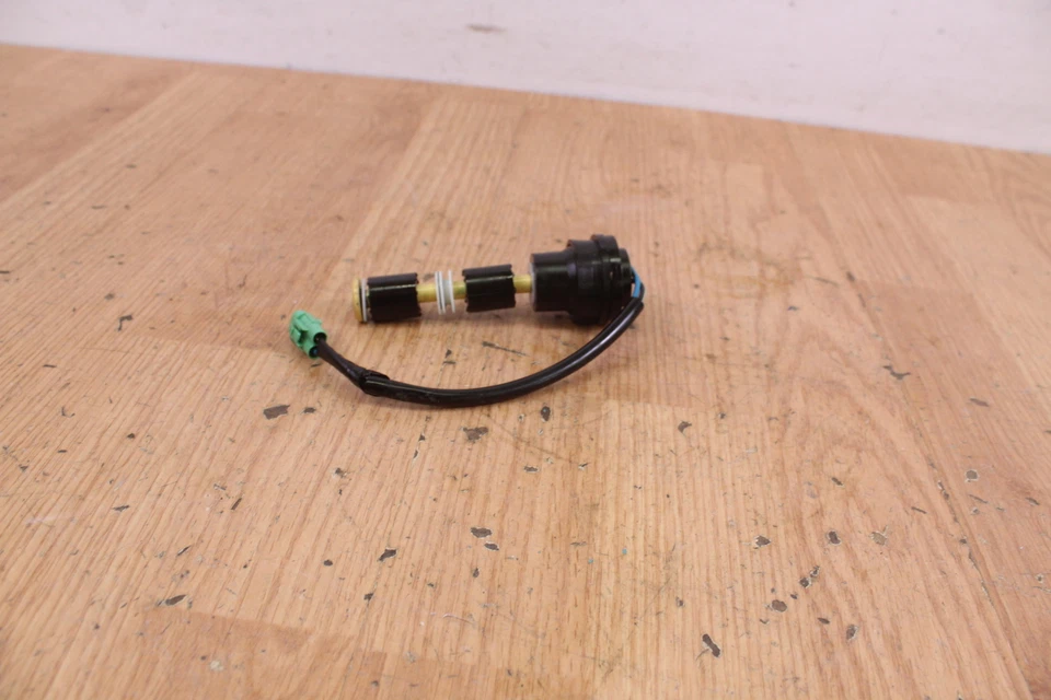 2001 KAWASAKI JET SKI ULTRA 130 D.I. JH1100 Oil Level Sender Switch  - Image 2 of 4