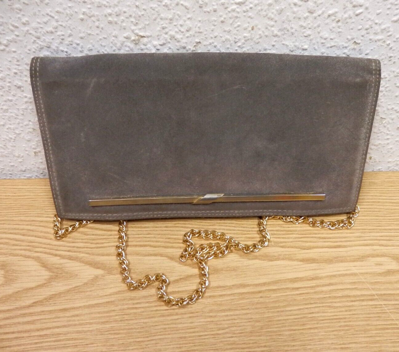 80er Bolso de Bandolera Clutch Piel Ante Gris Cadenas Correas 27x14 CM Vintage