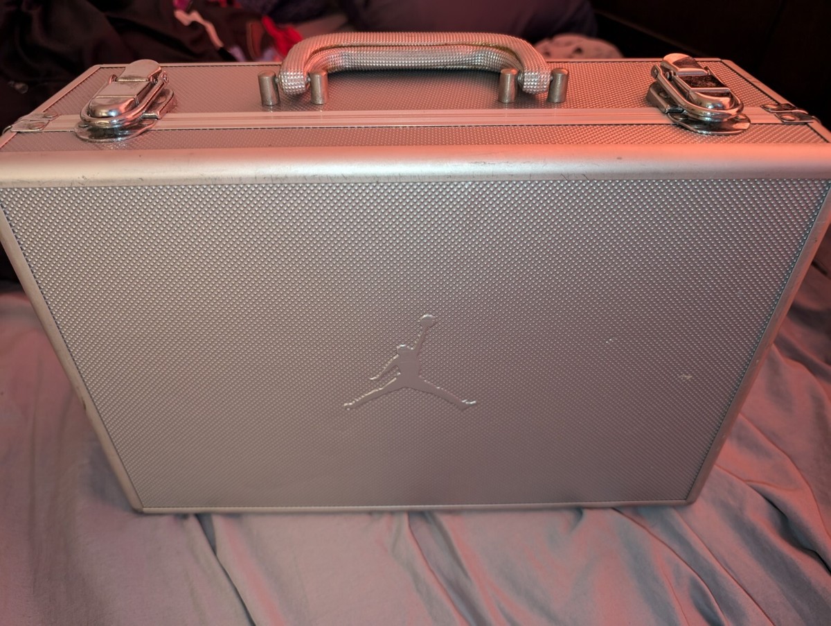 Air Jordan 17 XVII OG With Briefcase - SZ 10.5 College Blue - See