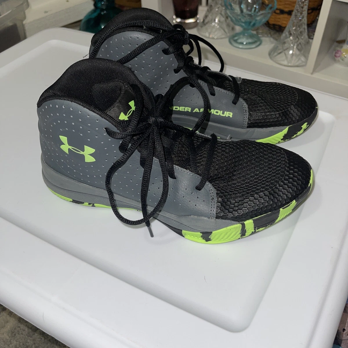 Boys under armour on sale high tops