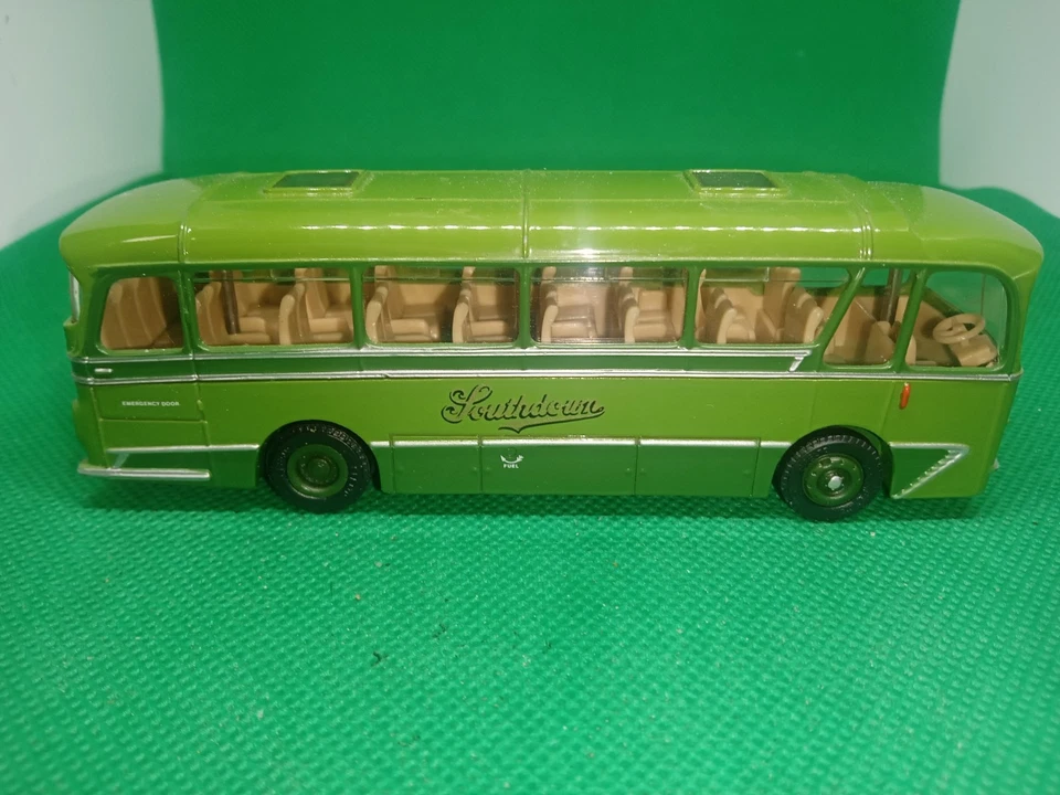 EXCLUSIVE FIRST EDITIONS 1:76  Harrington Cavalier  Southdown  ,No Box - Image 2 of 4