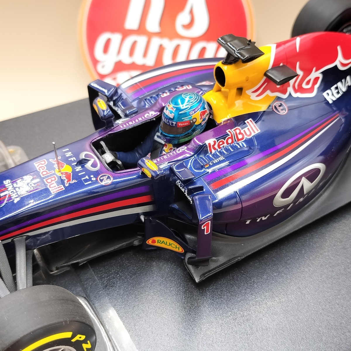1/18 INFINITI REDBULL RACING RB10 S.ベッテル Minichamps 1/18 Infiniti Red Bull Racing RB10 Sebastian Vettel