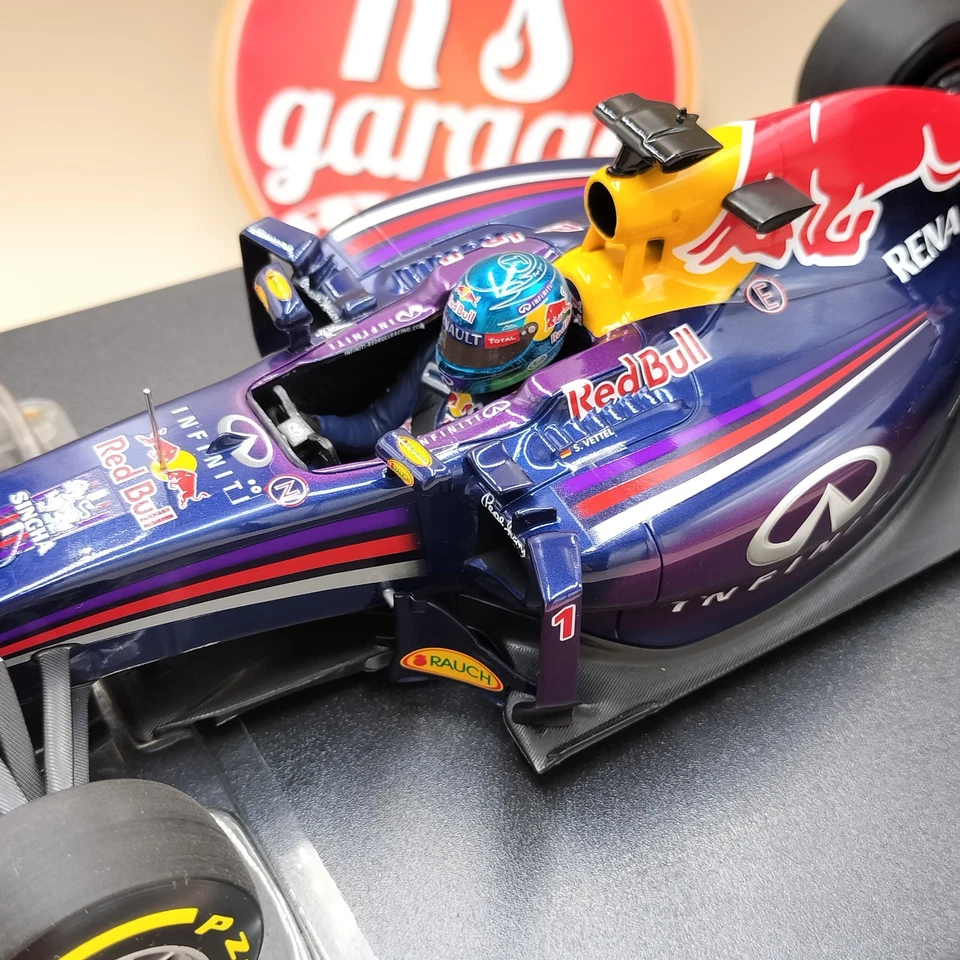 Minichamps 1/18 Infiniti Red Bull Racing RB10 Sebastian Vettel 2014 110140001 - Image 4 of 4