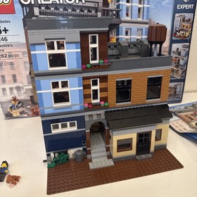 LEGO Creator Expert 10246 Detective's Office with instructions and box, RARE