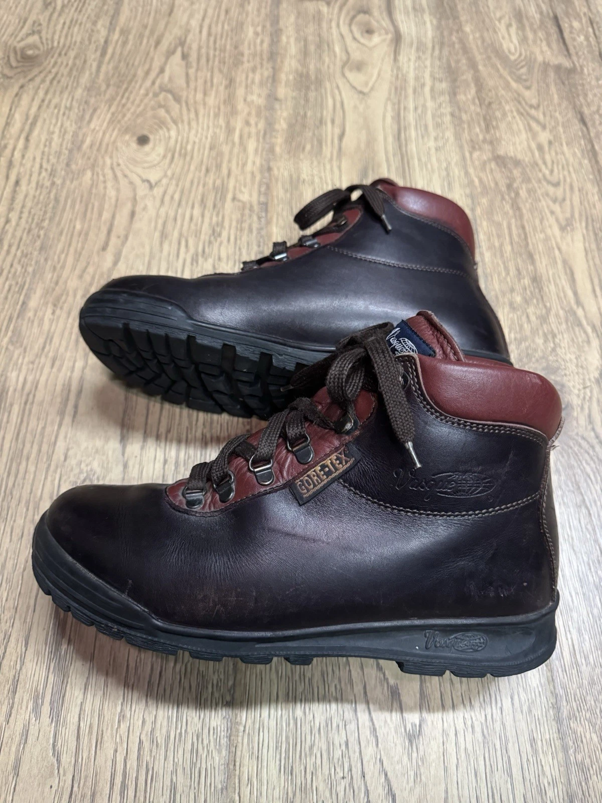 Vintage Vasque Men's Brown Cow Hide Leather Hiking Boots Size 8.5 Men’s Gore-Tex