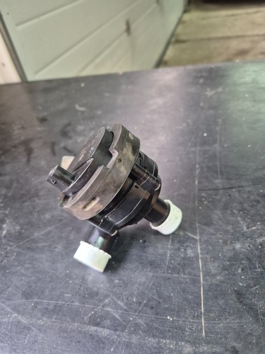 500965567J zusätzliche Wasserpumpe VW