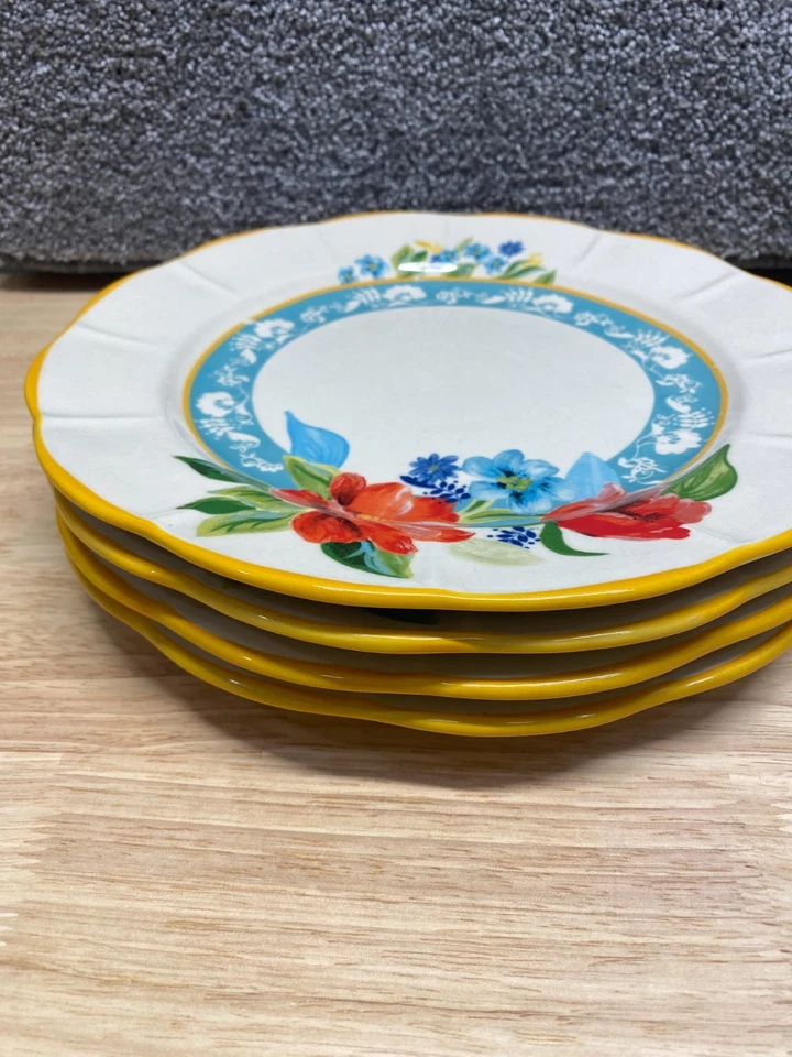 The Pioneer Woman Spring Bouquet Scalloped 12 Piece Dinnerware Set Yellow RARE - Image 3 of 4