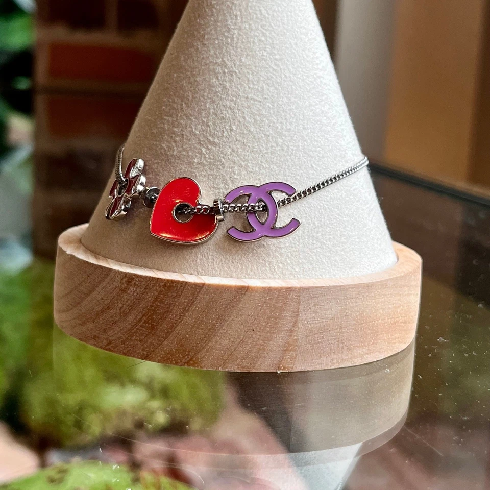 CHANEL CC Clover Heart Silver Enamel Bracelet - Image 4 of 4