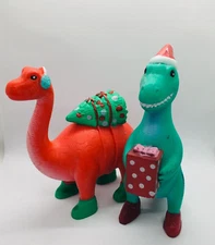 AnKYO Red Long-neck Brontosaurus & Green T-Rex Christmas 5" Vinyl Figure E2-96