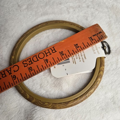 Flexi Hoop New 5” Wood Grain Pattern Needlework Craft Frame With Hanger VTG NOS - Picture 5 of 6