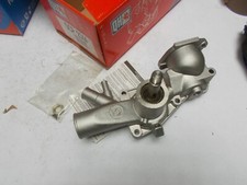 Pompe à eau Peugeot 504